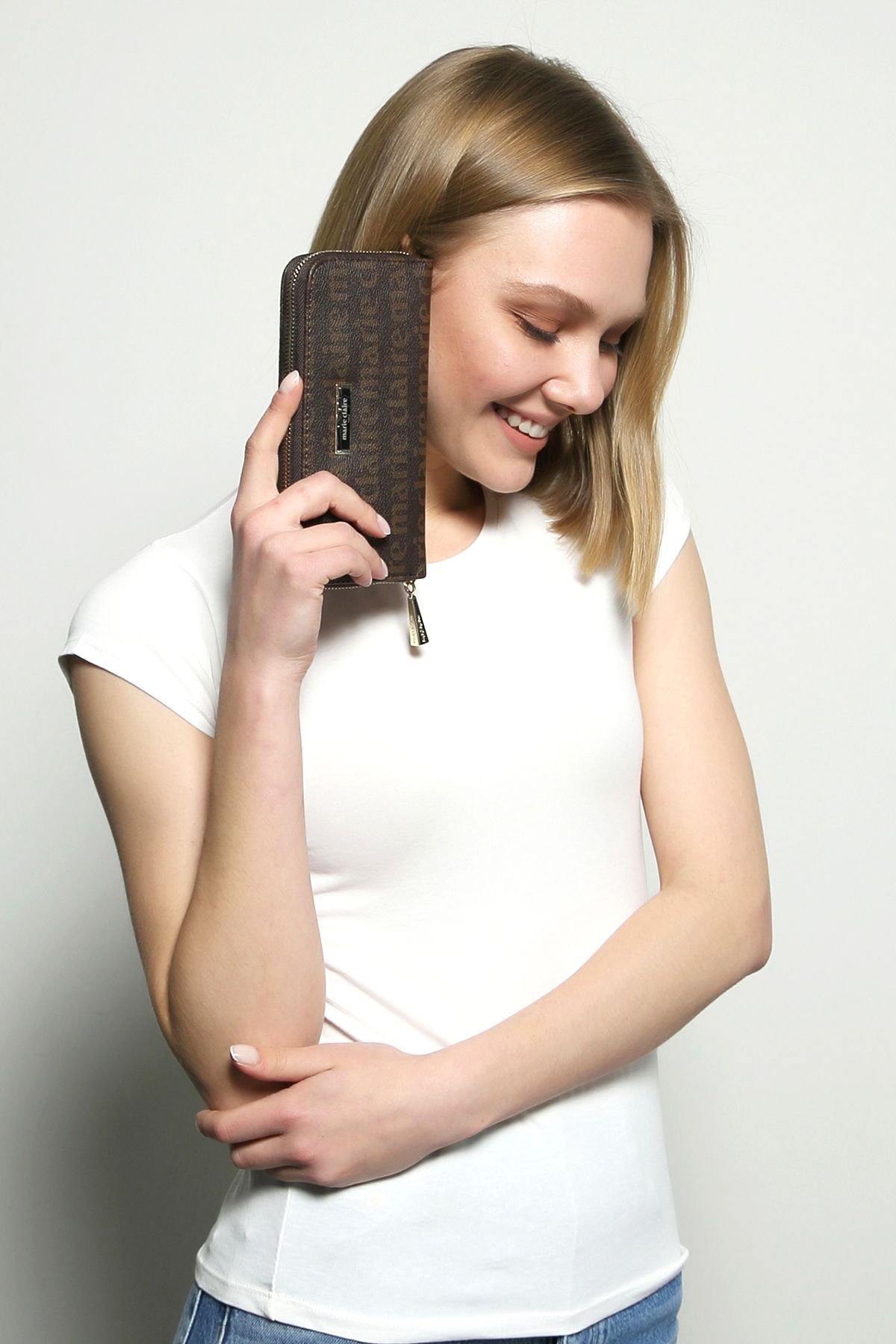 Marie Claire Monogram Pattern Brown Wallet - Quality Leather Product Manufactured By Eda Trend Moda Anoni̇m Şi̇rketi̇. Contact For B2B Orders.