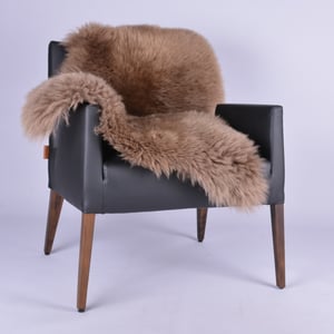 Natural Brown Sheepskin Rug Home Decor Elegance - Quality Leather Product Manufactured By Dabbagh Deri̇ Teks. San. Ti̇c. Ltd. Şti̇. Contact For B2B Orders.