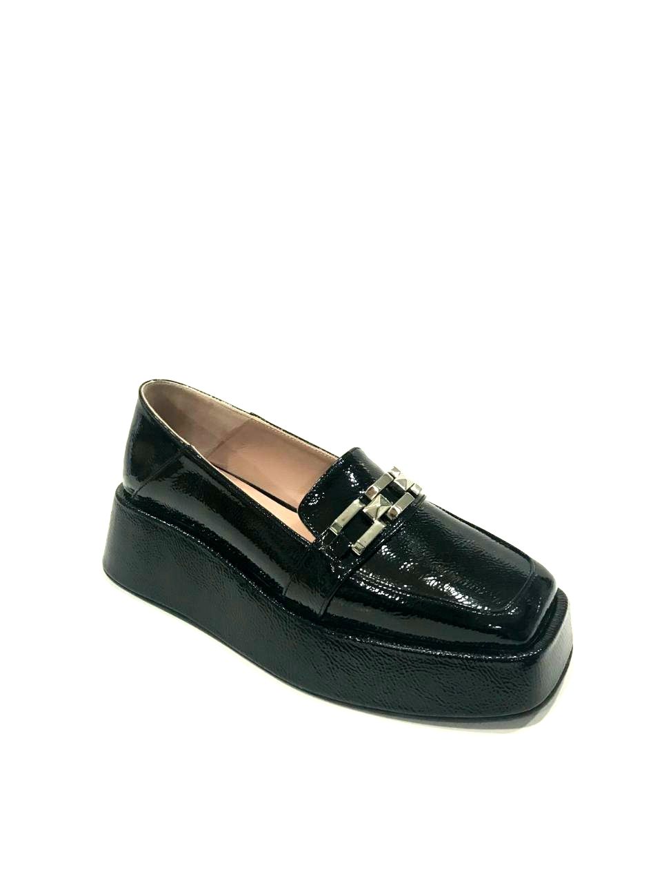 comfortable shoes with beautiful accessory