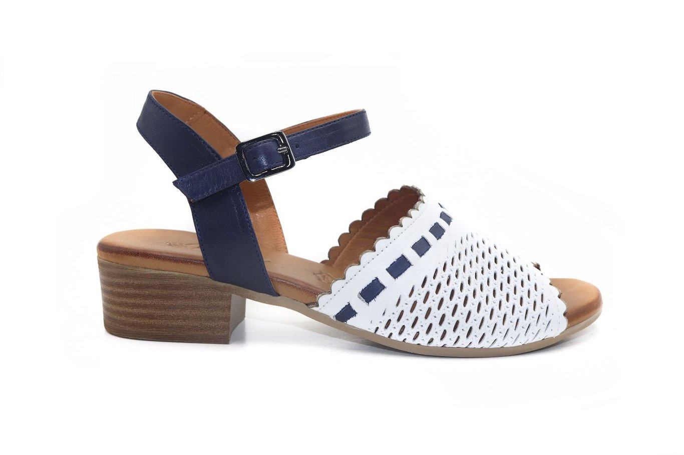 Navy White Perforated Leather Block Heel Sandal - Quality Leather Product Manufactured By Meti̇n Ayakkabi Ve Teksti̇l Sanayi̇ Ti̇c. Ltd. Şti̇.. Contact For B2B Orders.