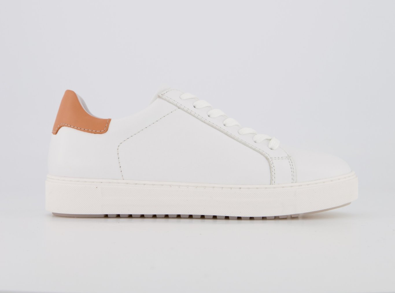 Белые Кожаные Кроссовки С Коричневой Пяткой - Качественный Кожаный Продукт Производства Makfi̇ne Deri̇ Ürünleri̇ Ve İnşaat Diş Ti̇c. San. Paz. Ltd. Şti̇.. Обращайтесь Для B2B Заказов.