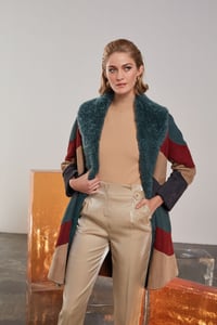 Damen Künstlerischer Mehrfarbiger Wildleder Mantel - Qualitatives Lederprodukt Hergestellt Von Süed Mod Deri̇ci̇li̇k San Ve Ti̇c Ltd. Şti̇.. Kontakt Für B2B-Bestellungen.