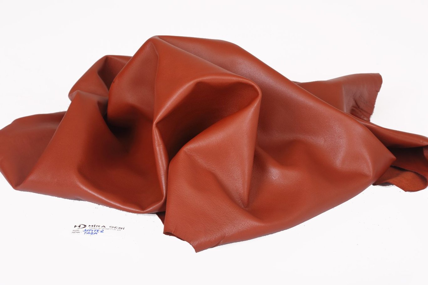 Elegant Cognac Ovine Leather Perfect For Handbag Creation - Quality Leather Product Manufactured By Hira Deri Sanayi Ve Ticaret Limited Sirketi. Contact For B2B Orders.