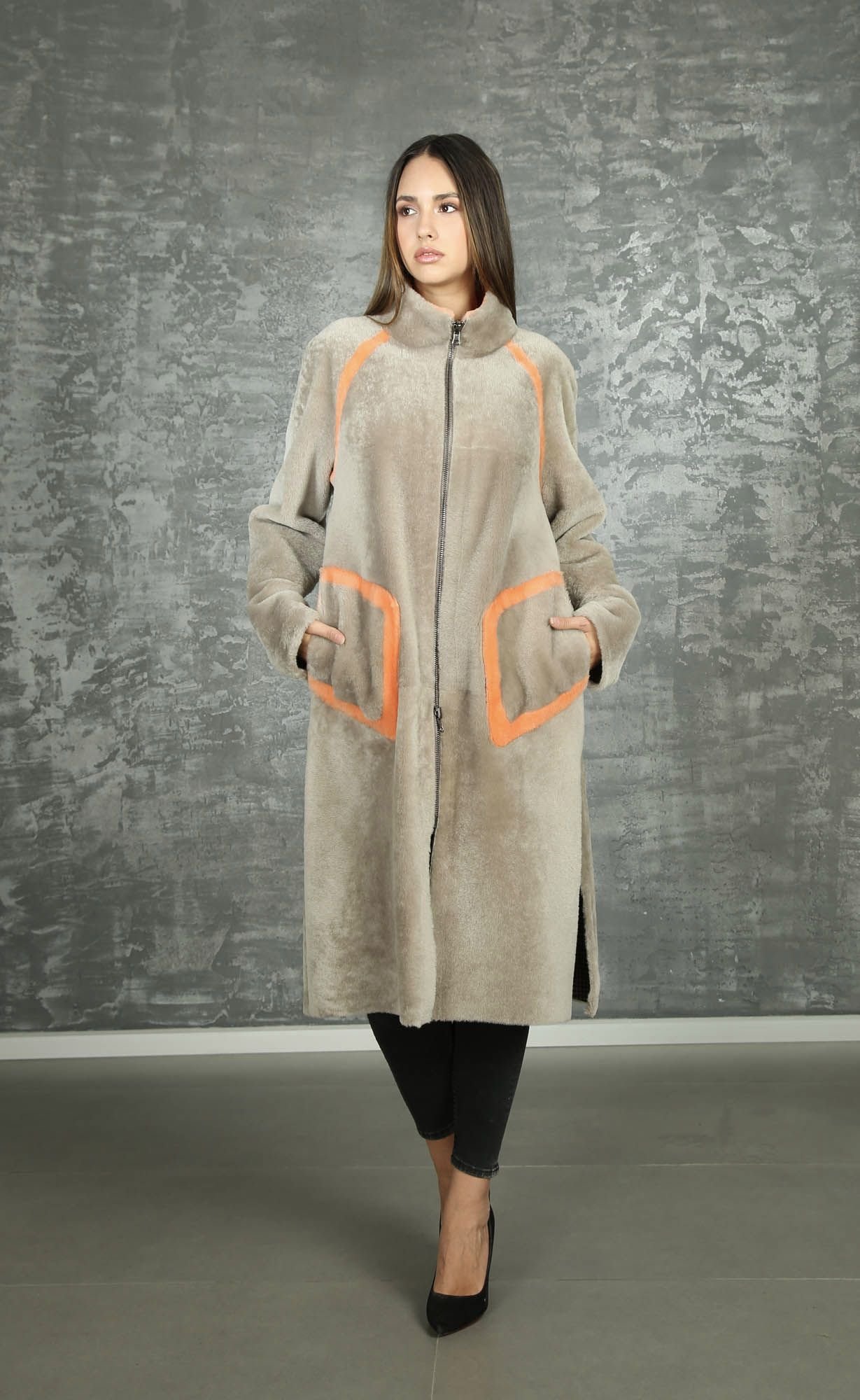 Elegant Taupe Shearling Coat With Vibrant Orange Accents - Quality Leather Product Manufactured By Rubi̇s Deri̇ci̇li̇k San. Ve Ti̇c. Ltd. Şti̇.. Contact For B2B Orders.