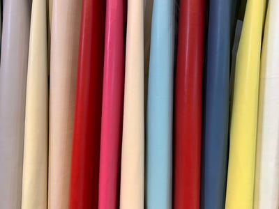 Lebendige Farben Geprägtes Und Glattes Boxcalf - Qualitatives Lederprodukt Hergestellt Von Turgut Kardeşler Deri̇ Ve Ayakkabi Sanayi̇ Ti̇caret Li̇mi̇ted Şi̇rketi̇. Kontakt Für B2B-Bestellungen.