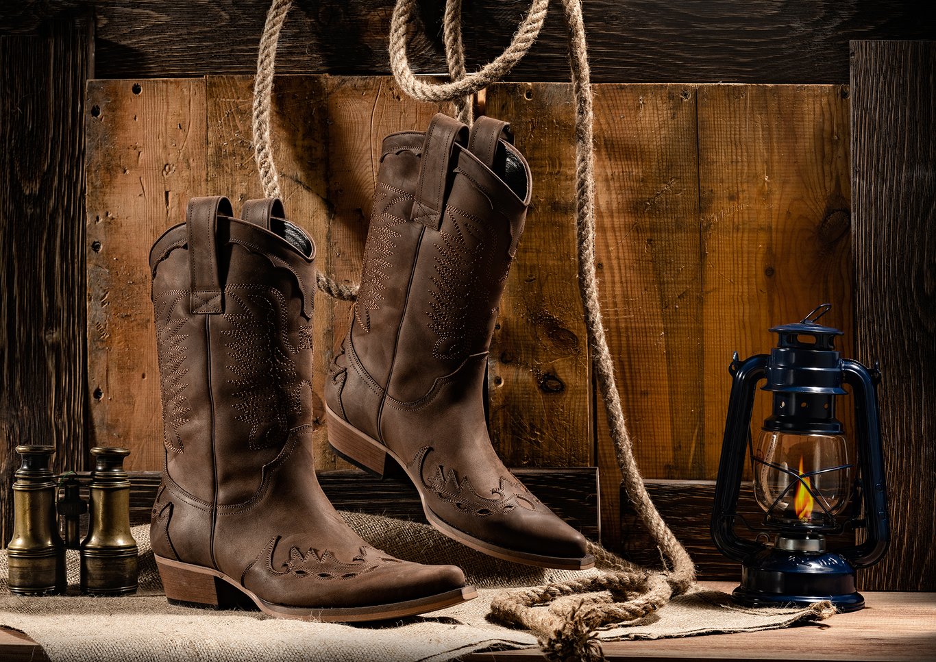 Authentic Stitched Leather Western Cowboy Boots - Quality Leather Product Manufactured By İnterbey Elektronik Hiz. Ve Tic. Ltd. Şti.. Contact For B2B Orders.