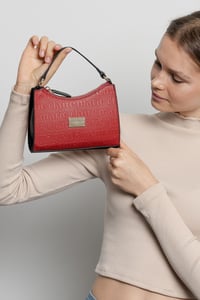 Marie Claire Debossed Red Vegan Handbag - Quality Leather Product Manufactured By Eda Trend Moda Anoni̇m Şi̇rketi̇. Contact For B2B Orders.