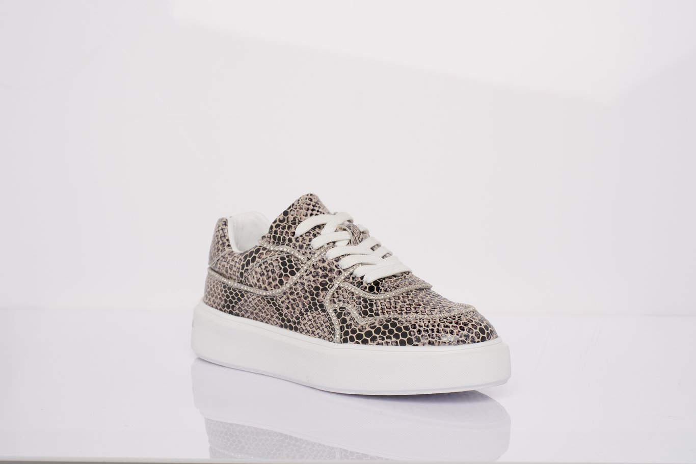 Shimmering Rhinestone Snakeskin Print Leather Sneaker - Quality Leather Product Manufactured By Ali̇oğlu Grup Ayakkabi San. İç Ve Diş Ti̇c. A.ş.. Contact For B2B Orders.