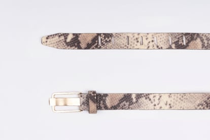Chic Snakeskin Patterned Womens Belt - Quality Leather Product Manufactured By Güven Karaca Deri̇ San. Ve Ti̇c. Ltd. Şti̇.. Contact For B2B Orders.