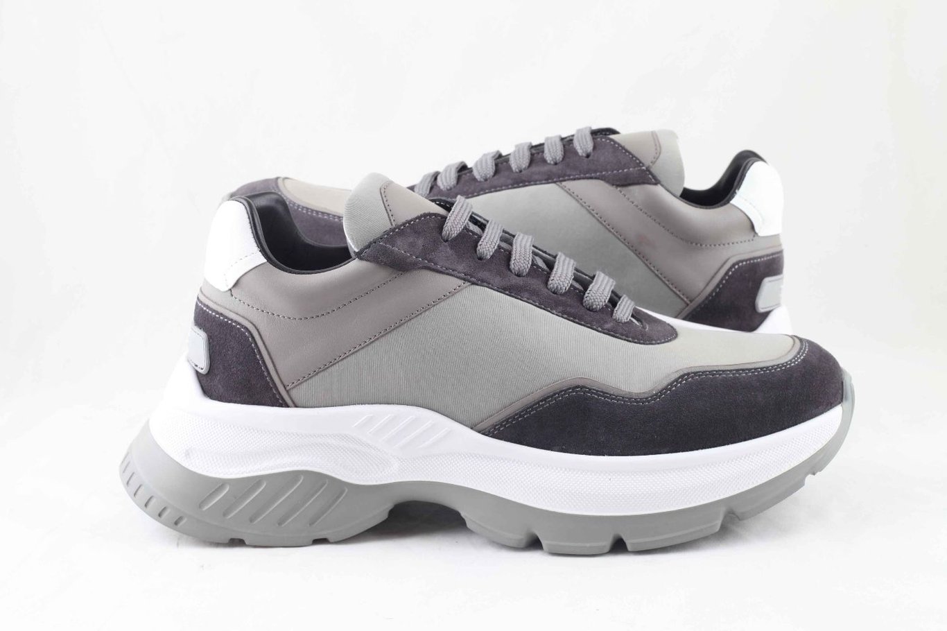 Leather Upper Men  Sneakers - Quality Leather Product Manufactured By Vesba Ayakkabicilik İhr İth Ti̇c San Ltd Şti̇. Contact For B2B Orders.