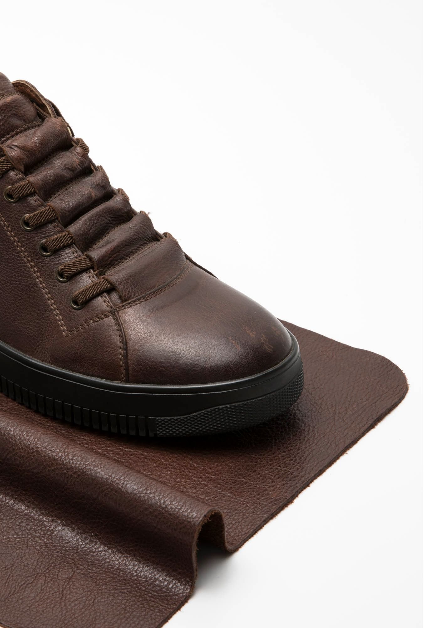 Rich Dark Brown Pebble Grain Leather Shoes - Quality Leather Product Manufactured By Karaca Deri̇ Sanayi̇ Ve Ti̇c. Ltd. Şti̇.. Contact For B2B Orders.