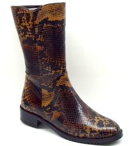 Elegant Leather Mid Calf Boots Classic Design - Quality Leather Product Manufactured By Paloma Ayakkabıcılık Deri Tekstil Ve Gıda San. Tic Ltd. Şti.. Contact For B2B Orders.