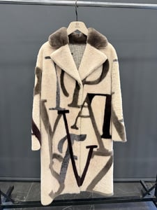 Luxurious Genuine Shearling Coat With Unique Pattern - Quality Leather Product Manufactured By Next Deri̇ Sanayi̇ Ti̇caret A.ş.. Contact For B2B Orders.