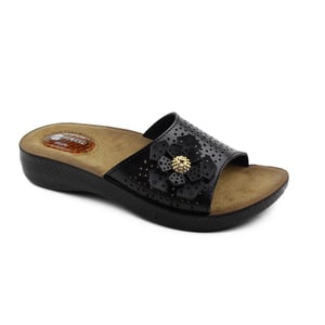 Elegant Perforated Synthetic Leather Slipper - Quality Leather Product Manufactured By Gezer Ayakkabi Deri̇ San. Ve Ti̇c. A.ş.. Contact For B2B Orders.