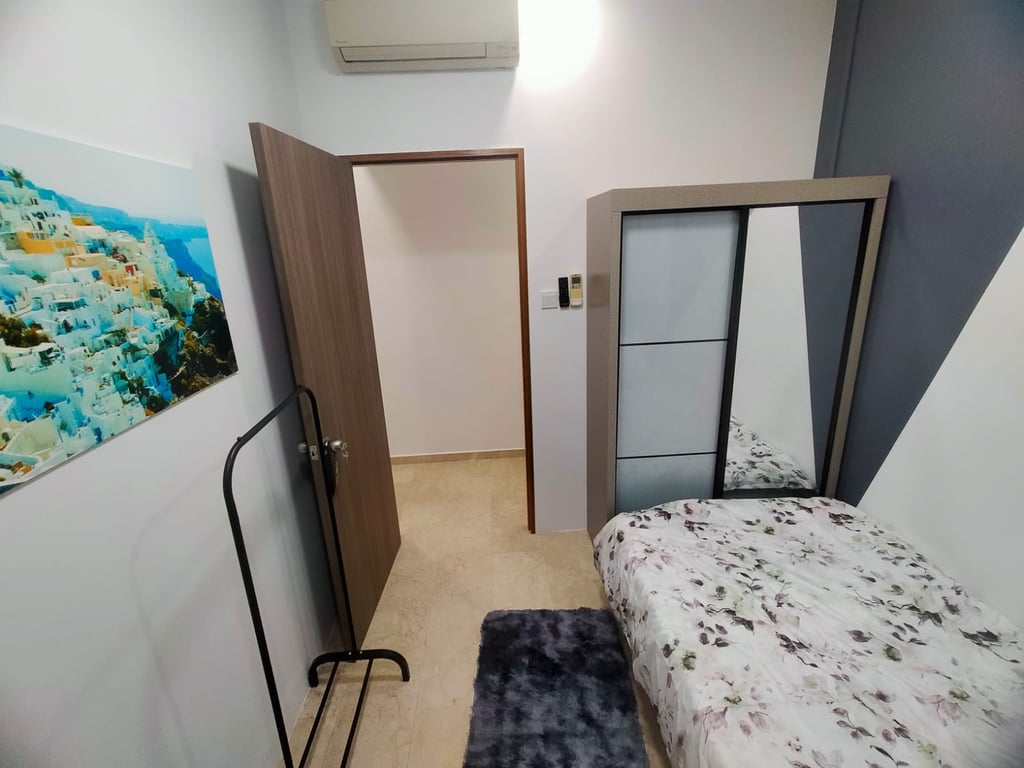 Condo Common Room for Rent in Pasir Ris · 14 Flora Road, 509731 · S$ 950/mo - Image 2 of 9