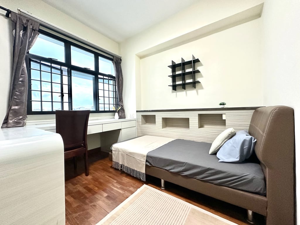 Condo Common Room for Rent in Pasir Ris · 31 Pasir Ris Drive 3, 519491 · S$ 1,250/mo - Image 1 of 4