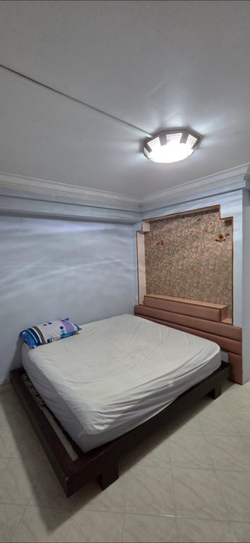 HDB Master Room for Rent in Hougang · 534 Hougang Street 52 · S$ 1,050/mo - Image 1 of 1