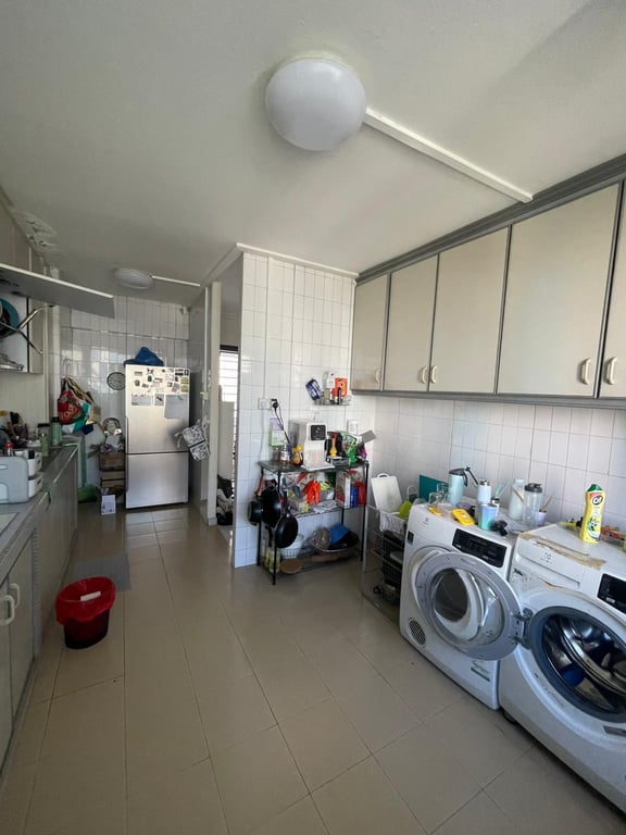 HDB Common Room for Rent in Bukit Panjang · 242 Bukit Panjang Ring Road, 670242 · S$ 650/mo - Image 10 of 12