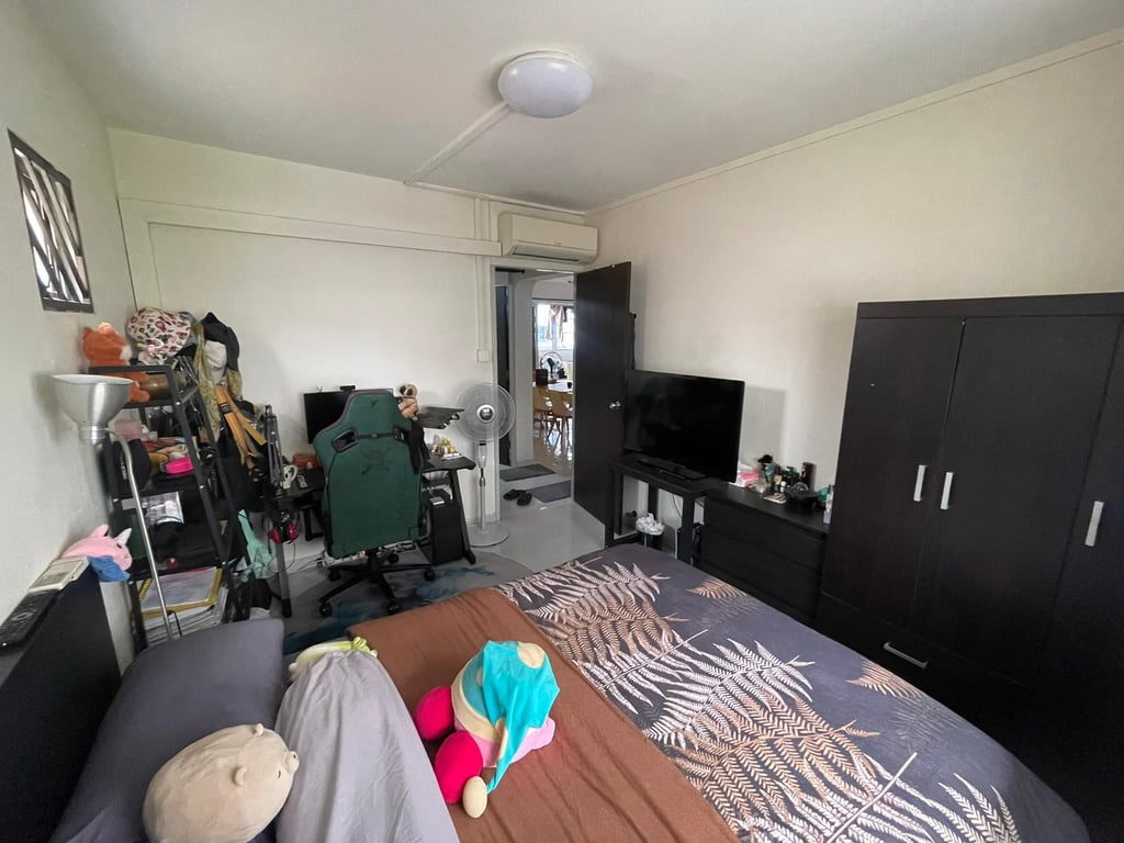 HDB Common Room for Rent in Bukit Panjang · 242 Bukit Panjang Ring Road, 670242 · S$ 650/mo - Image 3 of 12