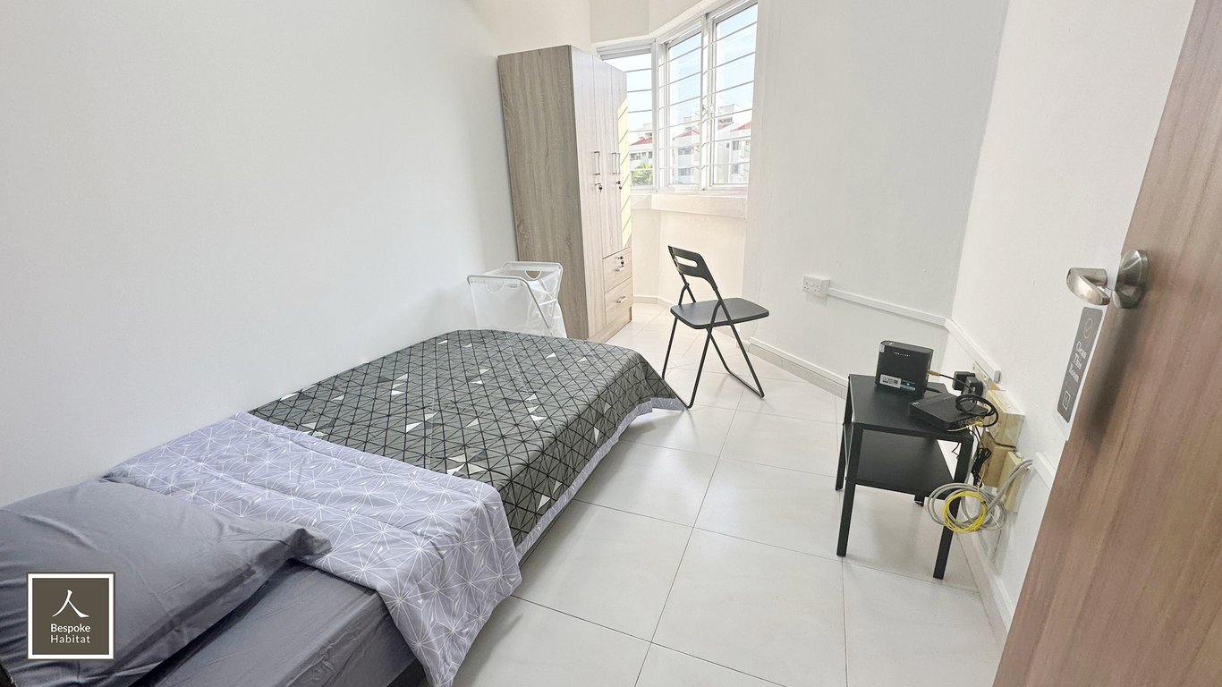 Condo Common Room for Rent in Jurong East · 122 Jurong East Street 13 · S$ 1,199/mo - Image 1 of 1