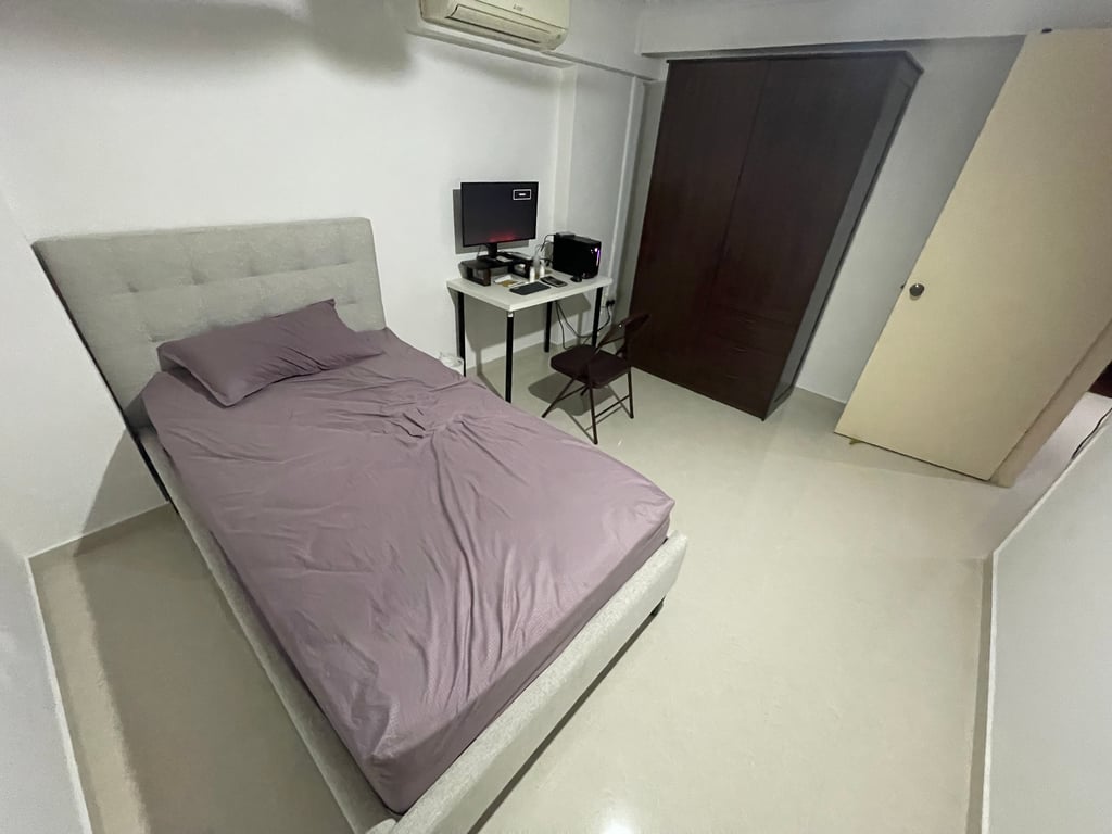 HDB Common Room for Rent in Queenstown · 20 Dover Crescent, 130020 · S$ 1,000/mo - Image 1 of 2