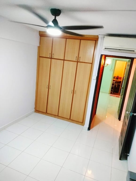 Ang Mo Kio HDB Common Room for Rent – 570 Ang Mo Kio Avenue 3 - Image 3 of 5