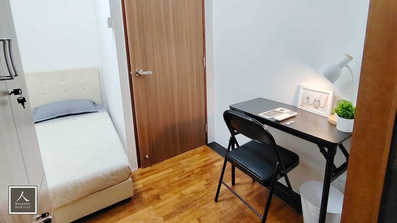 Condo Common Room for Rent in Tanglin · 18 Taman Serasi · S$ 1,350/mo - Image 1 of 1