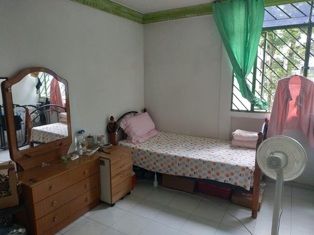 HDB Common Room for Rent in Yishun · 250 Yishun Avenue 9, 760250 · S$ 650/mo - Image 1 of 2