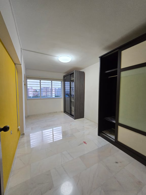 HDB Whole Unit for Rent in Yishun · 854 Yishun Ring Road, 760854 · S$ 3,700/mo - Image 5 of 5