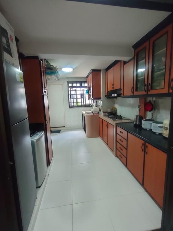 HDB Whole Unit for Rent in Toa Payoh · 112 Lorong 1 Toa Payoh, 310112 · S$ 3,500/mo - Image 2 of 4