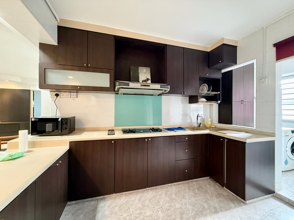 HDB Whole Unit for Rent in Pasir Ris · 751 Pasir Ris Street 71, 510751 · S$ 4,000/mo - Image 3 of 11