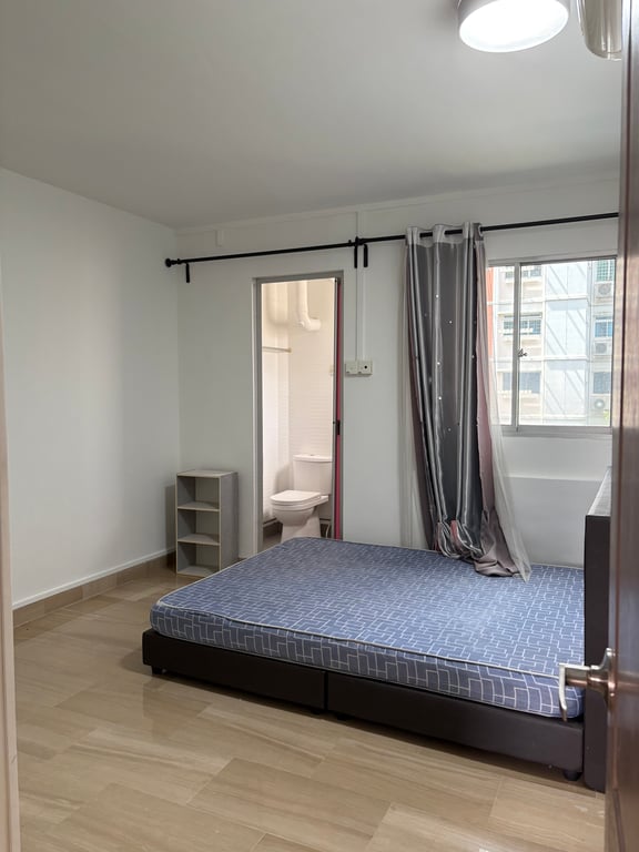 HDB Master Room for Rent in Bukit Batok · 305 Bukit Batok Street 31, 650305 · S$ 1,350/mo - Image 2 of 3