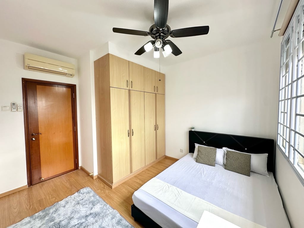 Bukit Batok Condo Common Room for Rent – 56 Bukit Batok East Avenue 5 - Image 7 of 15