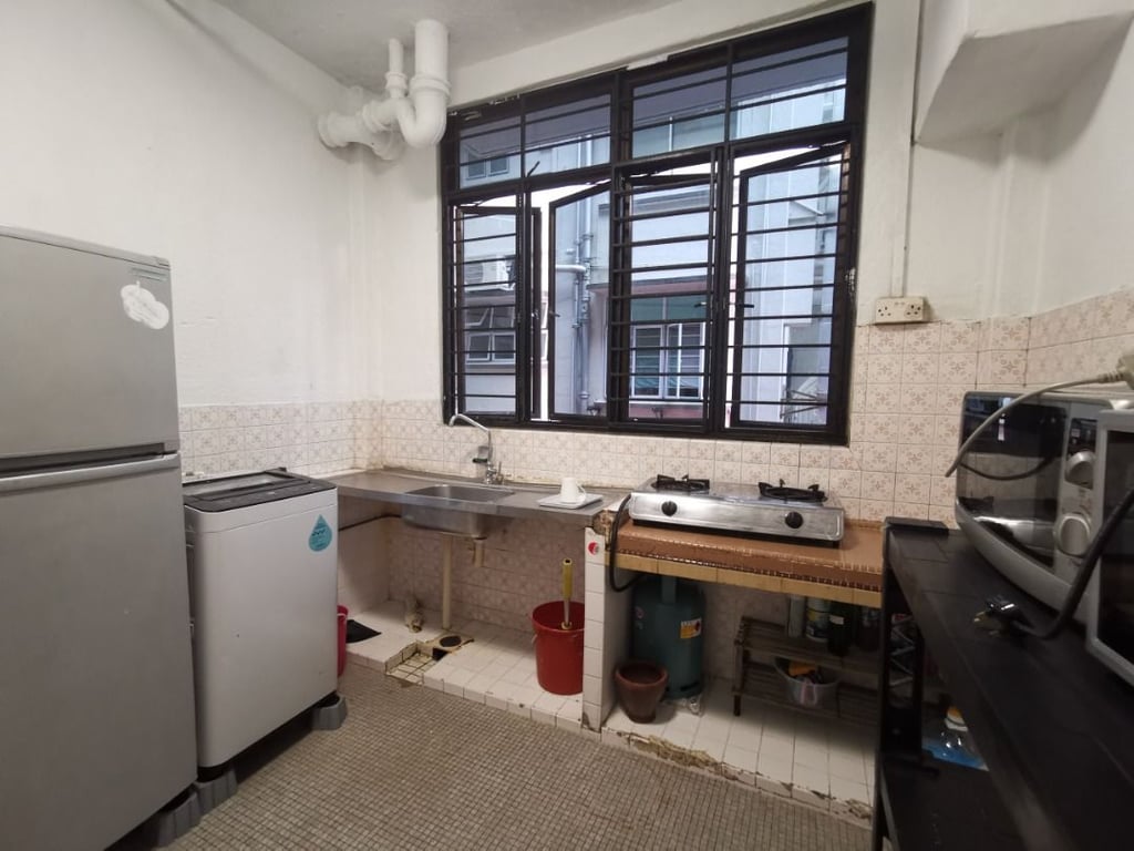 Condo Common Room for Rent in Bukit Merah · 16C Kim Tian Road, 169251 · S$ 1,200/mo - Image 4 of 5