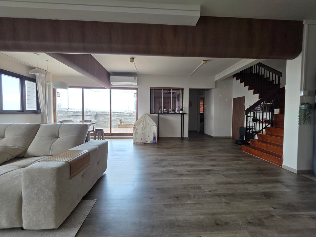 Bishan HDB Master Room for Rent – 135 Bishan Street 12 - Image 2 of 10