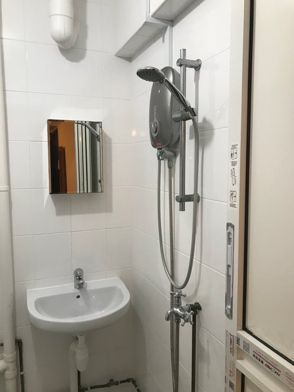 HDB Whole Unit for Rent in Bukit Batok · 251 Bukit Batok East Avenue 5, 650251 · S$ 3,000/mo - Image 9 of 11