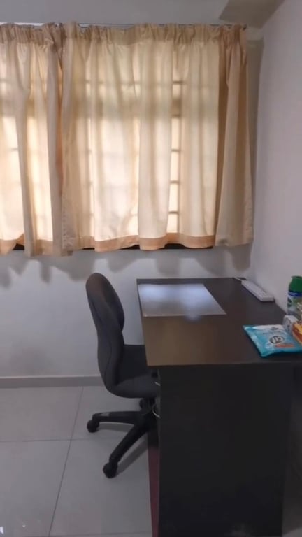 Woodlands HDB Common Room for Rent – 701 Woodlands Drive 40 - Image 2 of 4