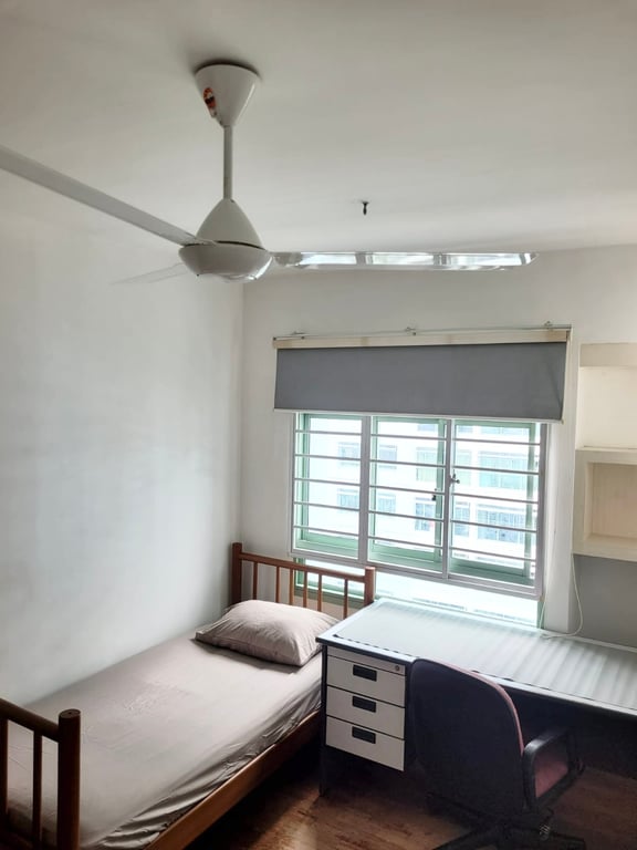 HDB Common Room for Rent in Punggol · 642C Punggol Drive, 823642 · S$ 1,000/mo - Image 3 of 4