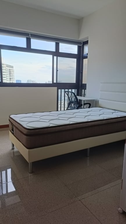 HDB Common Room for Rent in Toa Payoh · 145 Lorong 2 Toa Payoh, 310145 · S$ 1,400/mo - Image 2 of 4