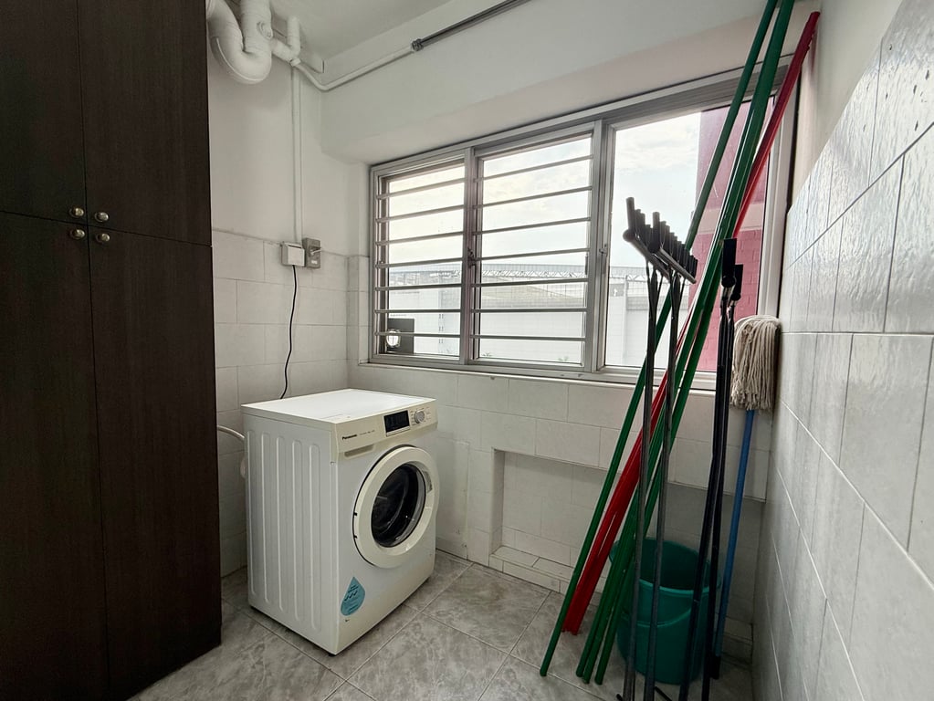 HDB Whole Unit for Rent in Pasir Ris · 751 Pasir Ris Street 71, 510751 · S$ 4,000/mo - Image 10 of 11