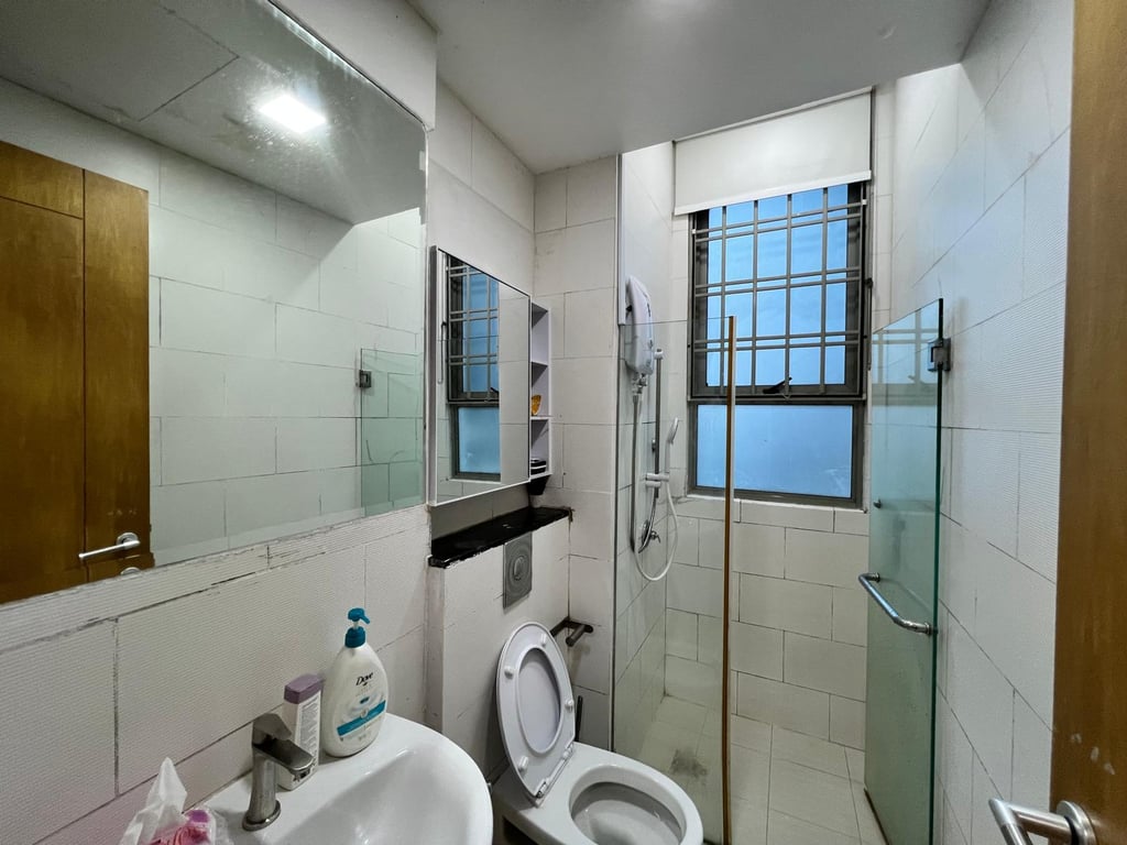 Bedok Condo Common Room for Rent – 498 Upper East Coast Road - Image 4 of 5