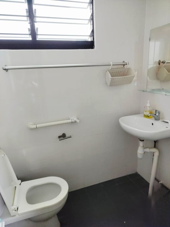 HDB Common Room for Rent in Jurong West · 440 Jurong West Avenue 1, 640440 · S$ 450/mo - Image 7 of 7