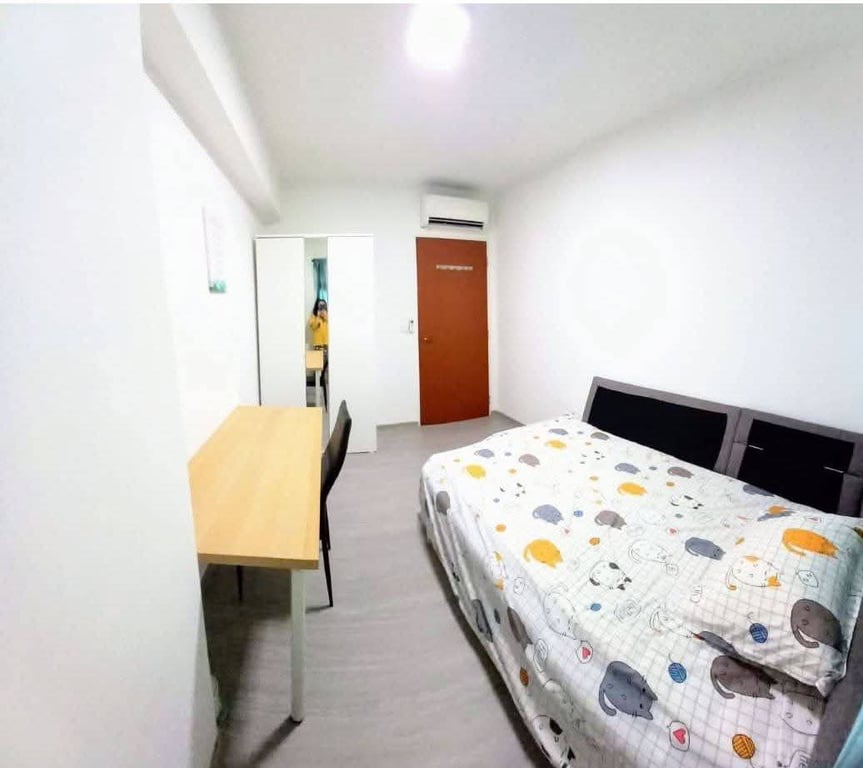 HDB Common Room for Rent in Sengkang · 416C Fernvale Link, 793416 · S$ 810/mo - Image 1 of 10