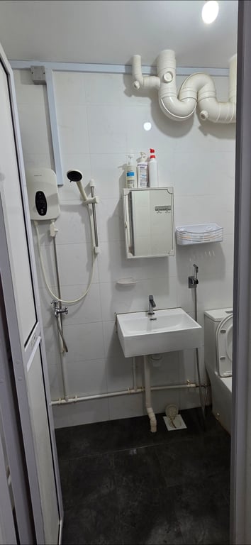 HDB Common Room for Rent in Hougang · 534 Hougang Street 52, 530534 · S$ 800/mo - Image 4 of 4