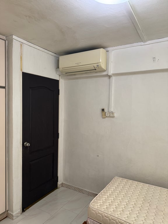HDB Common Room for Rent at 329 Bukit Batok Street 33, Bukit Batok - Image 2 of 3