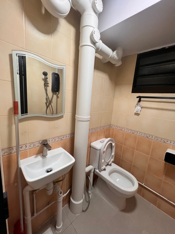 Clementi HDB Common Room for Rent – 304 Clementi Avenue 4 - Image 3 of 4