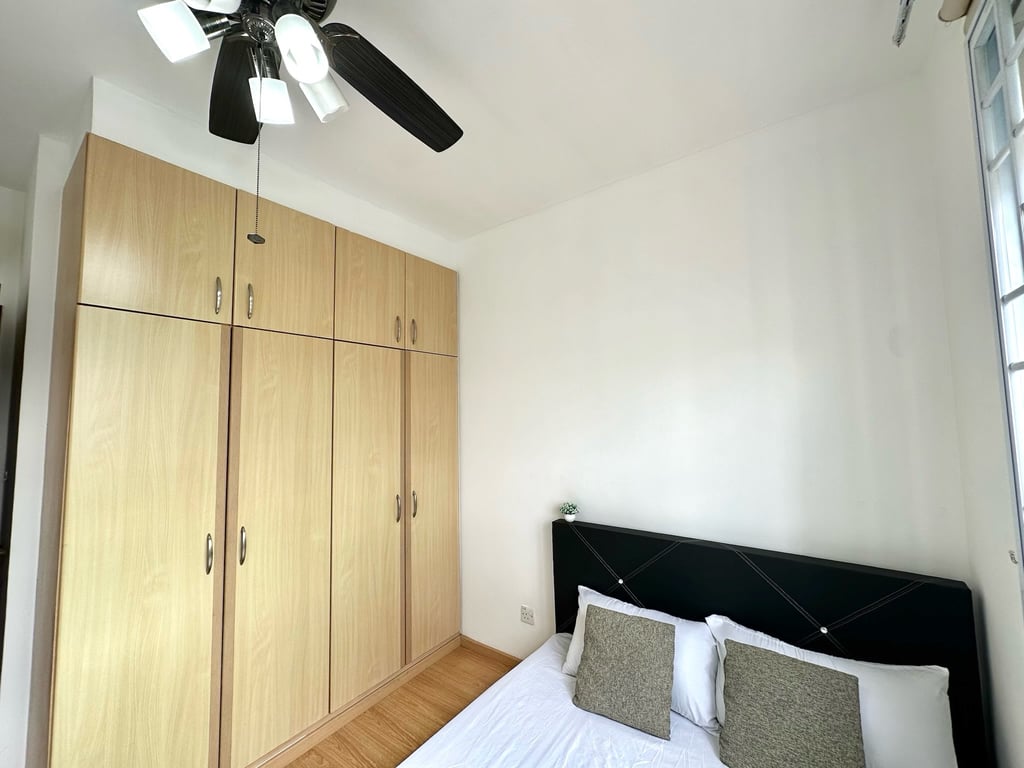 Bukit Batok Condo Common Room for Rent – 56 Bukit Batok East Avenue 5 - Image 6 of 15