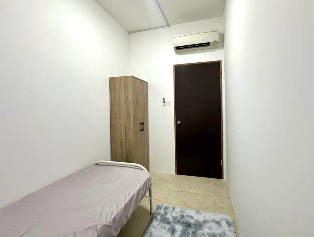 Condo Common Room for Rent in Tampines · 781 Upper Changi Road East, 486069 · S$ 900/mo - Image 4 of 6
