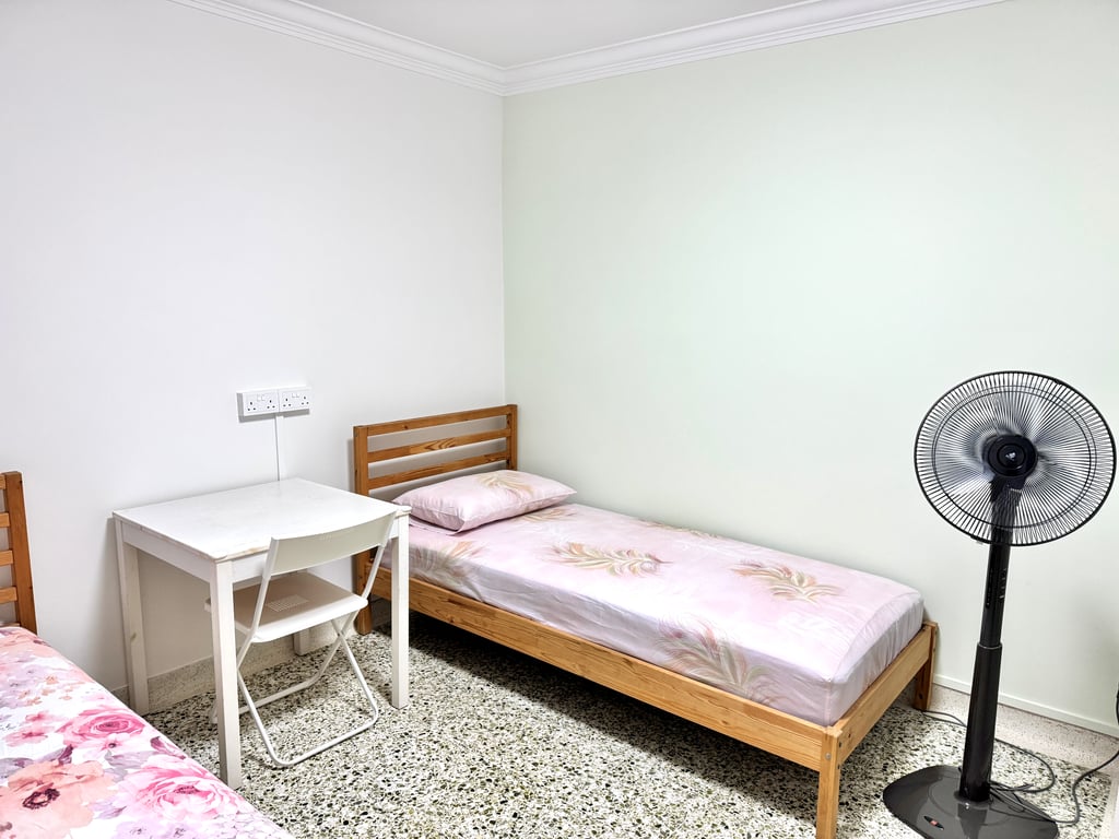 HDB Common Room for Rent in Hougang · 21 Hougang Avenue 3, 530021 · S$ 1,000/mo - Image 3 of 7