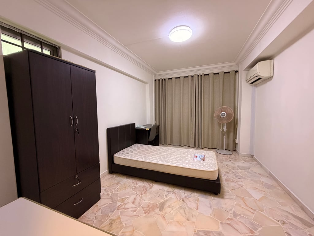 HDB Common Room for Rent in Pasir Ris · 636 Pasir Ris Drive 1 · S$ 850/mo - Image 1 of 1